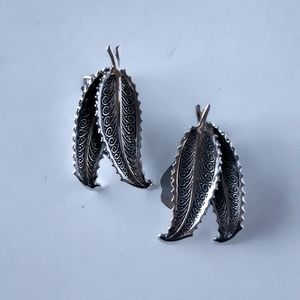 Avon clip on earrings